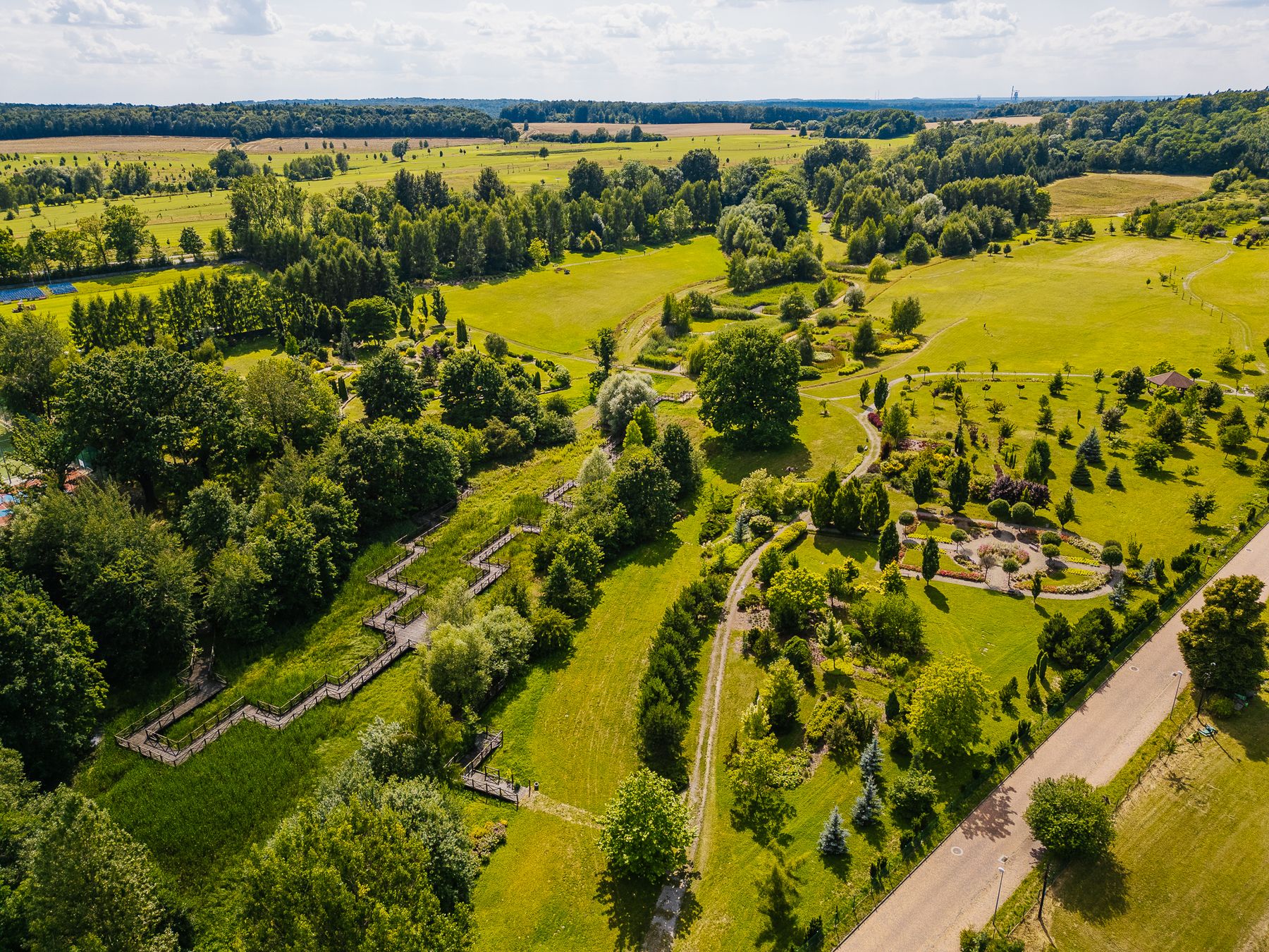 3-BIRDABO-STUDIO-Ogród Czerwony